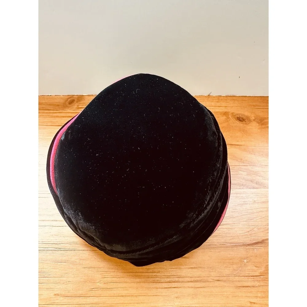 Womens Soft Black & Bright Pink Velvet 1960s Vintage Hat Pre-owned